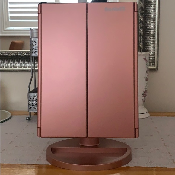 Vanity Mirror - Picture 1 of 4